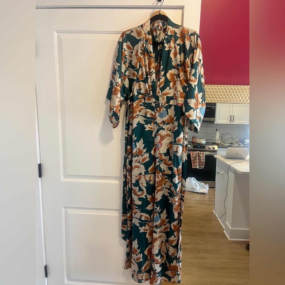 Lulu's Floral Jumpsuit - Women's Medium with Plunging Neckline & Waist Tie - Picture 3 of 7